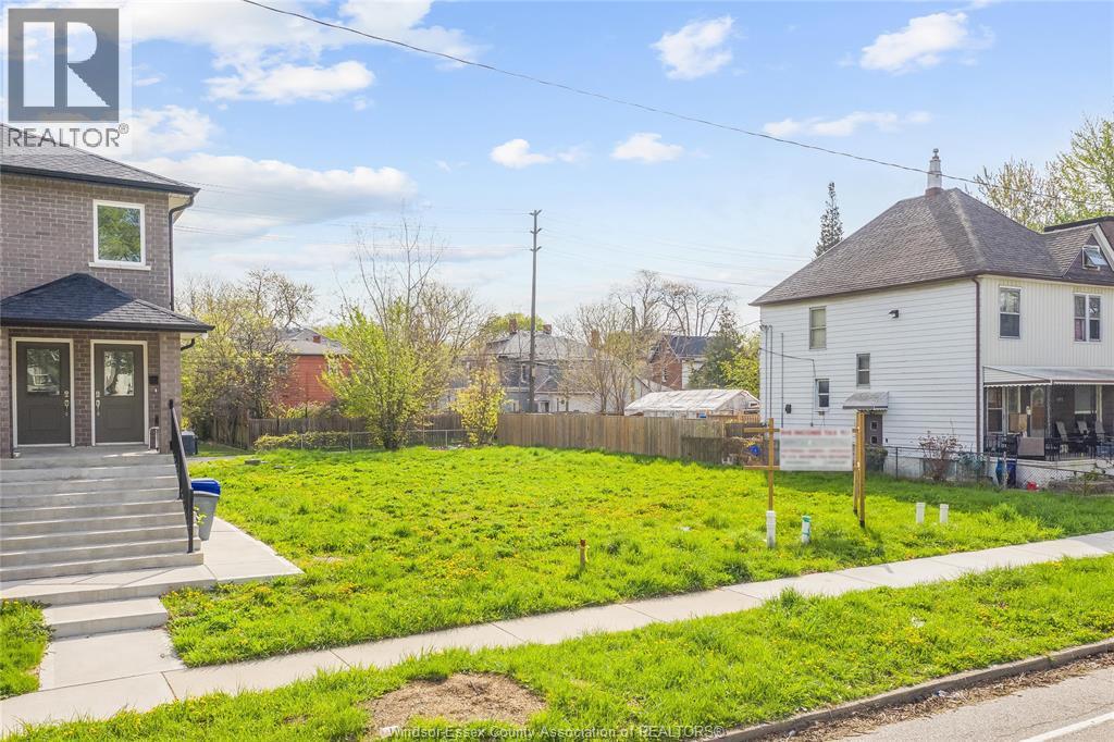 484-488 JANETTE, Windsor, Ontario, N9A4Z5 — Photo 3