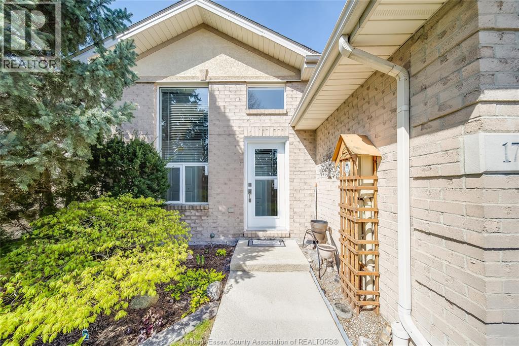 1739 CASTLETON AVENUE, Windsor, Ontario, N8P1P5 — Photo 2