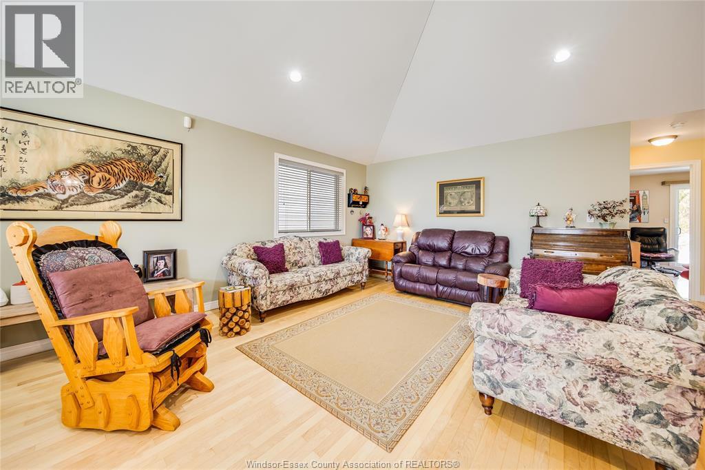 1739 CASTLETON AVENUE, Windsor, Ontario, N8P1P5 — Photo 7