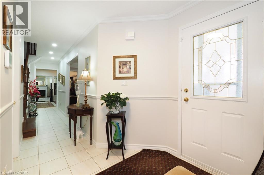 89 LYNNHAVEN Court, Kitchener, Ontario, N2M5L8 — Photo 2