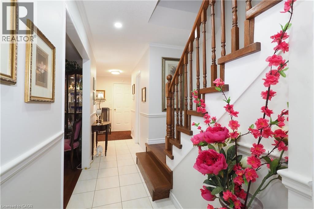 89 LYNNHAVEN Court, Kitchener, Ontario, N2M5L8 — Photo 3