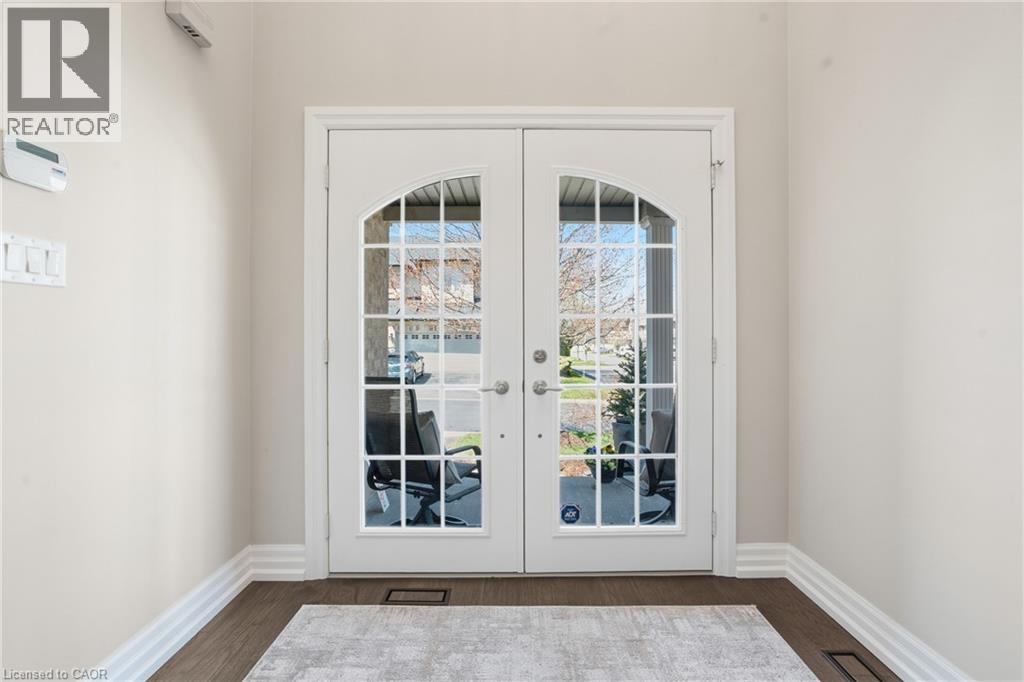 441 STONEHENGE Drive Unit# 40, Ancaster, Ontario, L9K0B1 — Photo 3