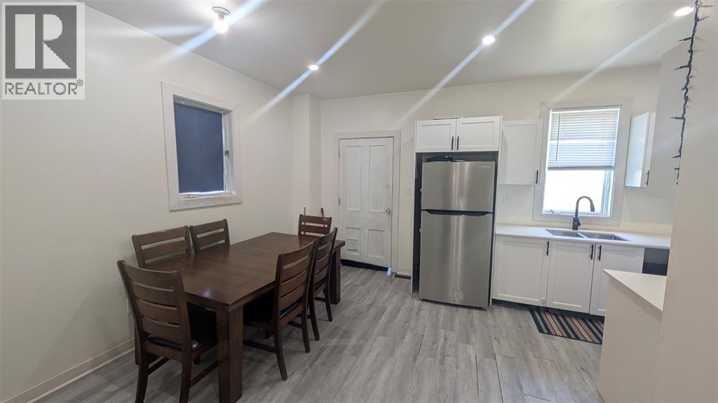 166 ROSS AVENUE, Sarnia, Ontario, N7T1J7 — Photo 4