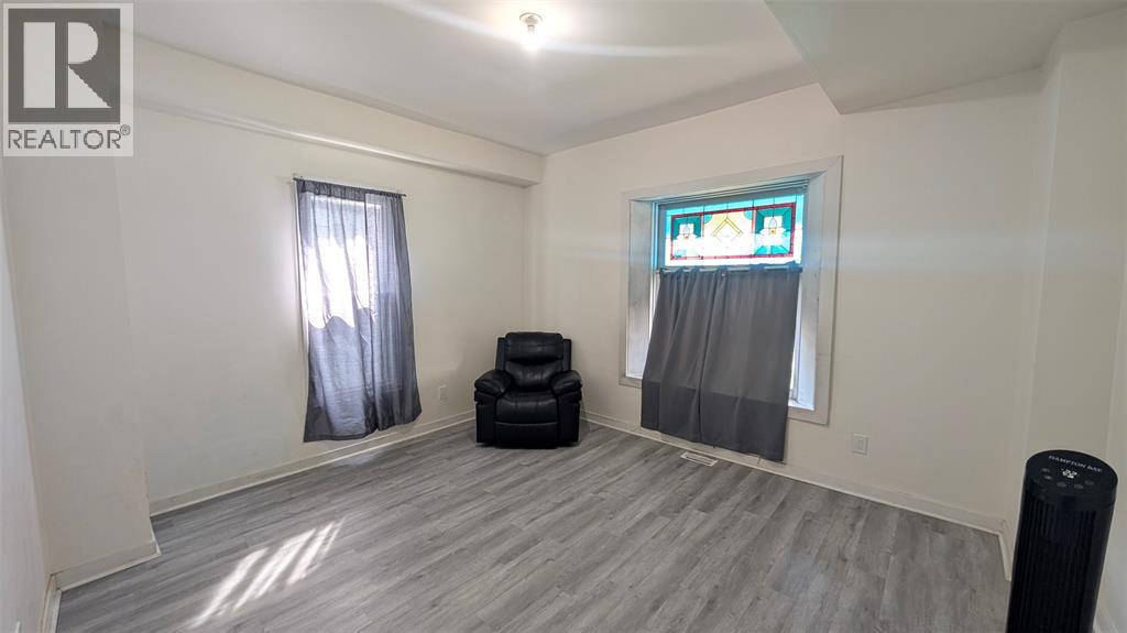 166 ROSS AVENUE, Sarnia, Ontario, N7T1J7 — Photo 6