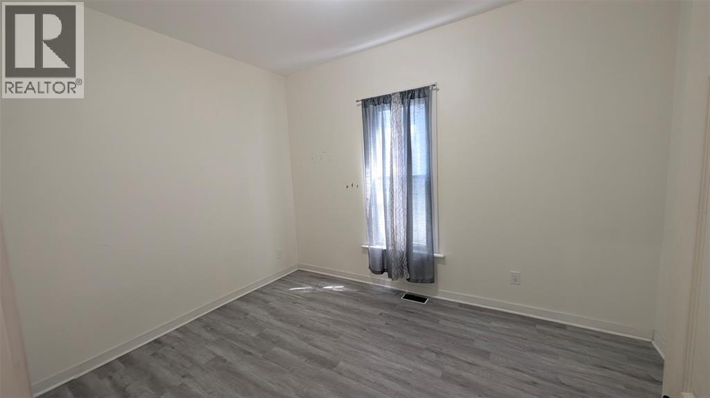 166 ROSS AVENUE, Sarnia, Ontario, N7T1J7 — Photo 7