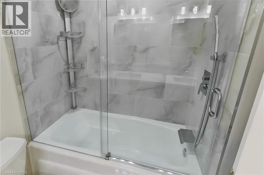 960 WARWICK Court Unit# 15, Burlington, Ontario, L7T4C5 — Photo 28