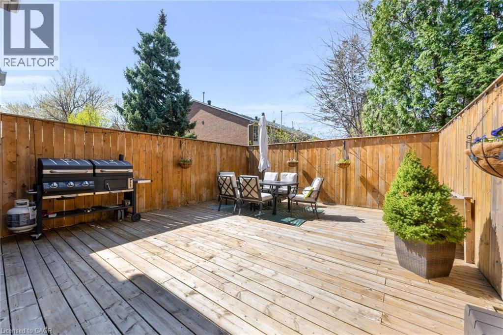 960 WARWICK Court Unit# 15, Burlington, Ontario, L7T4C5 — Photo 31