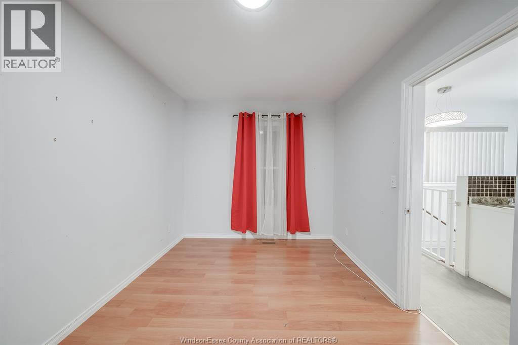 1054 OAK STREET, Windsor, Ontario, N9A5G4 — Photo 11