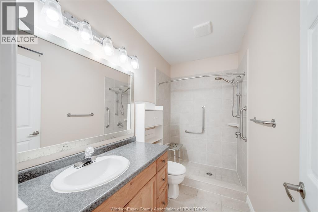 1054 OAK STREET, Windsor, Ontario, N9A5G4 — Photo 12