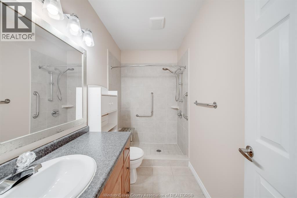 1054 OAK STREET, Windsor, Ontario, N9A5G4 — Photo 13