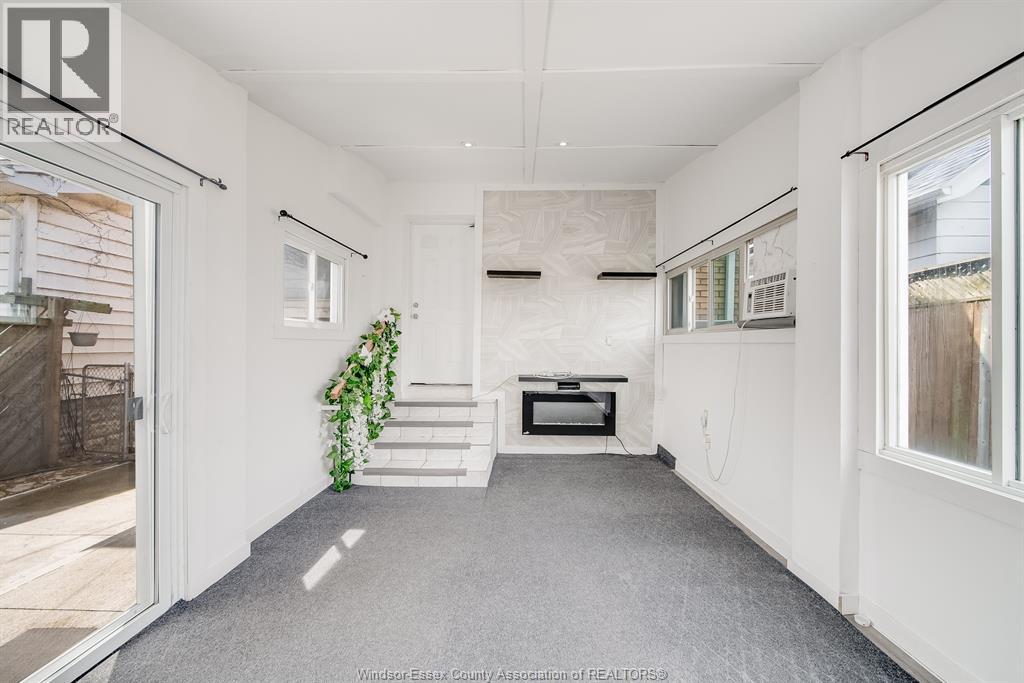 1054 OAK STREET, Windsor, Ontario, N9A5G4 — Photo 17