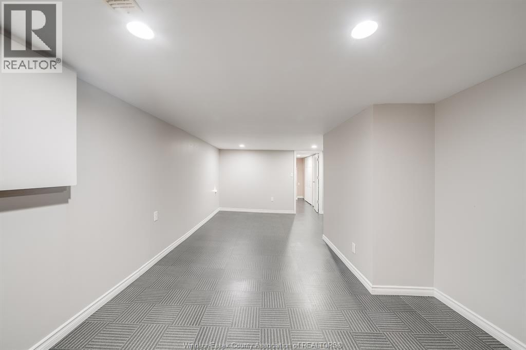 1054 OAK STREET, Windsor, Ontario, N9A5G4 — Photo 21
