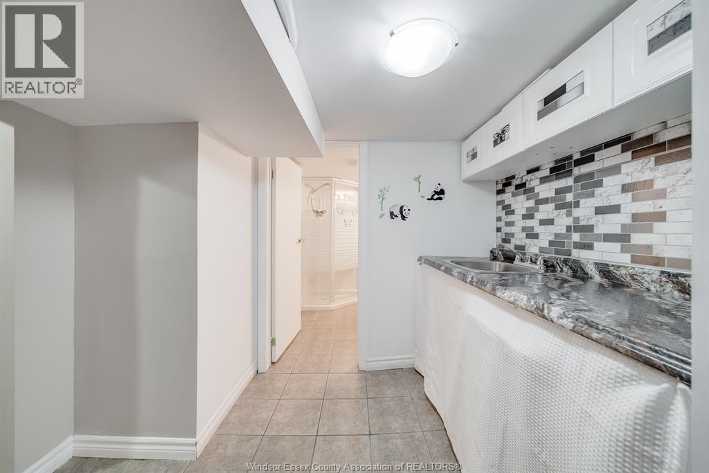 1054 OAK STREET, Windsor, Ontario, N9A5G4 — Photo 28