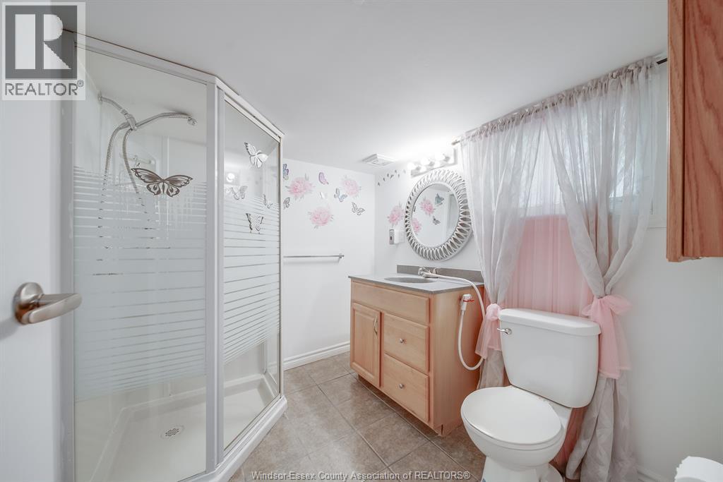 1054 OAK STREET, Windsor, Ontario, N9A5G4 — Photo 29