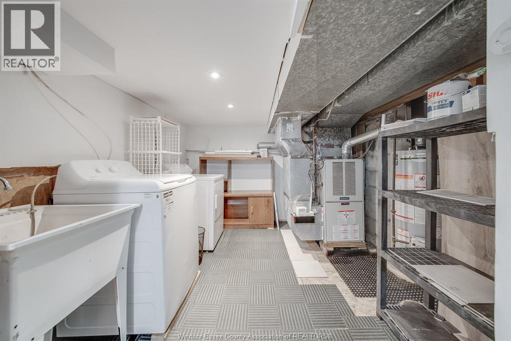 1054 OAK STREET, Windsor, Ontario, N9A5G4 — Photo 31