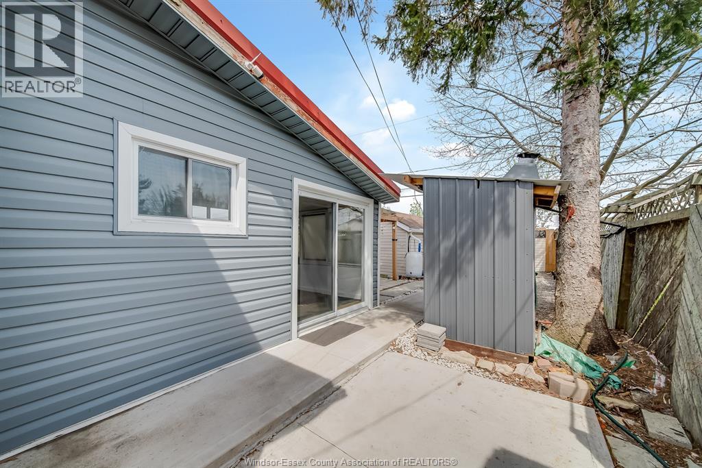 1054 OAK STREET, Windsor, Ontario, N9A5G4 — Photo 33
