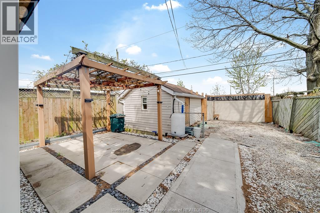 1054 OAK STREET, Windsor, Ontario, N9A5G4 — Photo 34