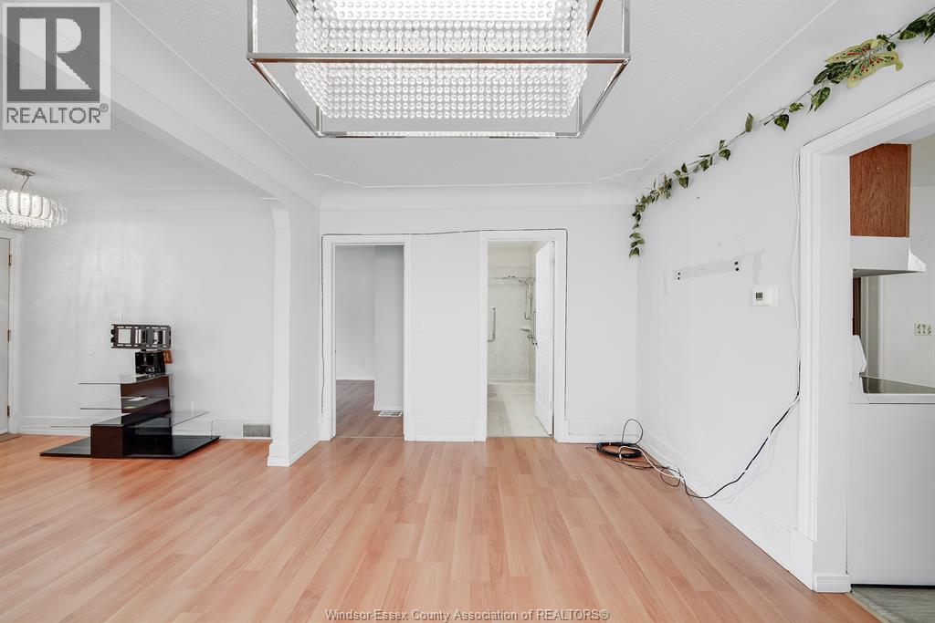 1054 OAK STREET, Windsor, Ontario, N9A5G4 — Photo 6