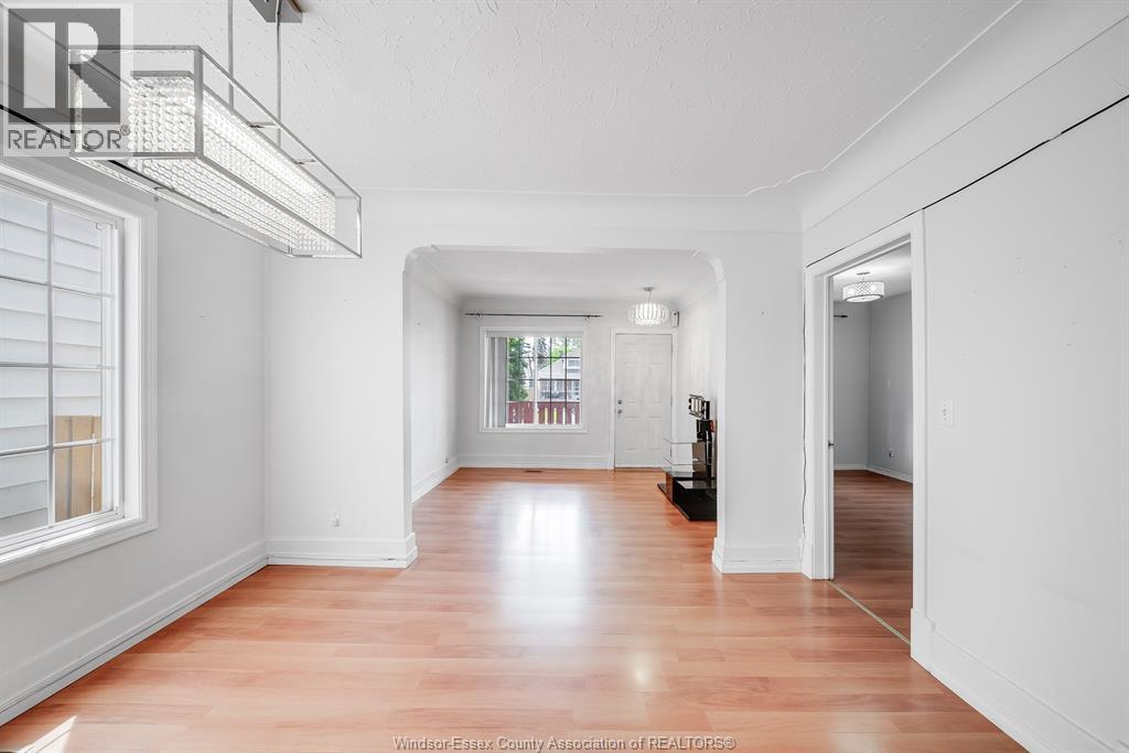 1054 OAK STREET, Windsor, Ontario, N9A5G4 — Photo 7