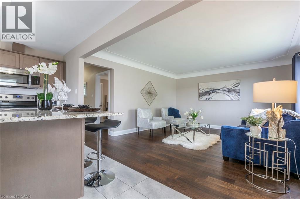 292 SOUTH BEND Road E, Hamilton, Ontario, L9A2C5 — Photo 3
