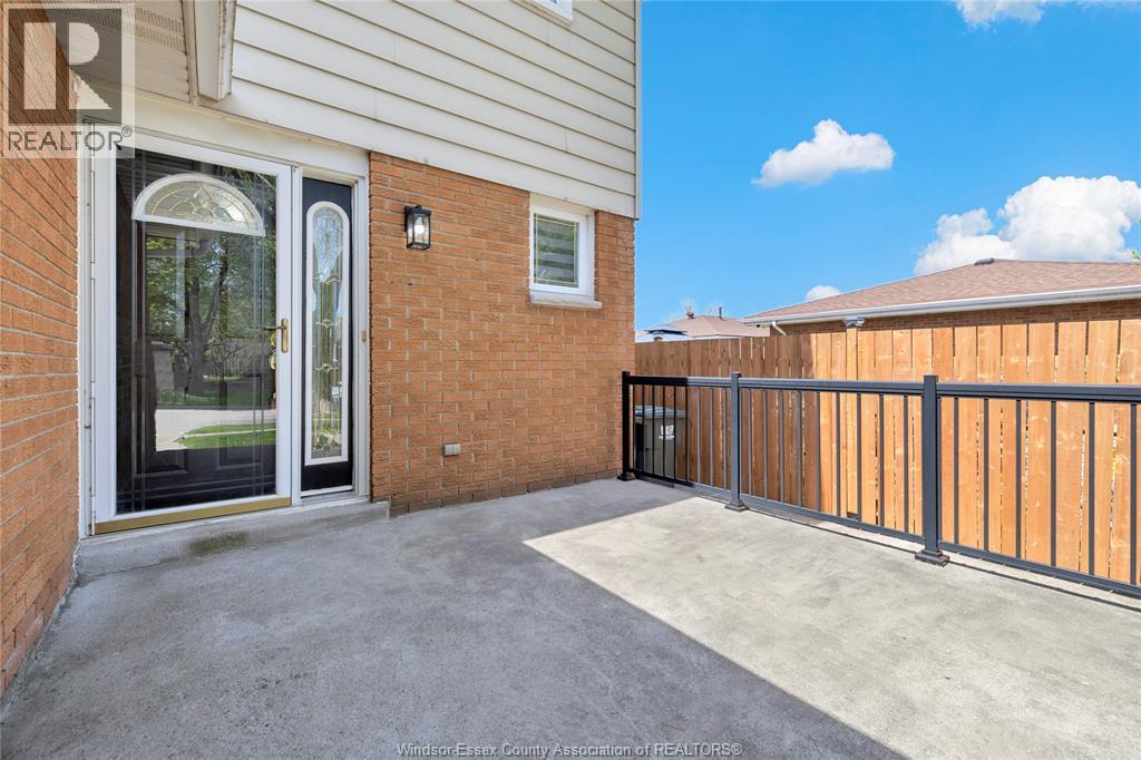 3009 SUFFOLK STREET, Windsor, Ontario, N8R1P1 — Photo 2