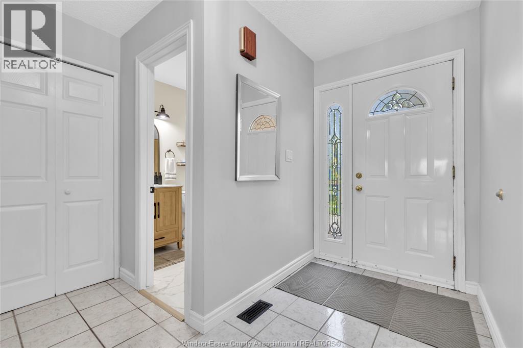 3009 SUFFOLK STREET, Windsor, Ontario, N8R1P1 — Photo 3