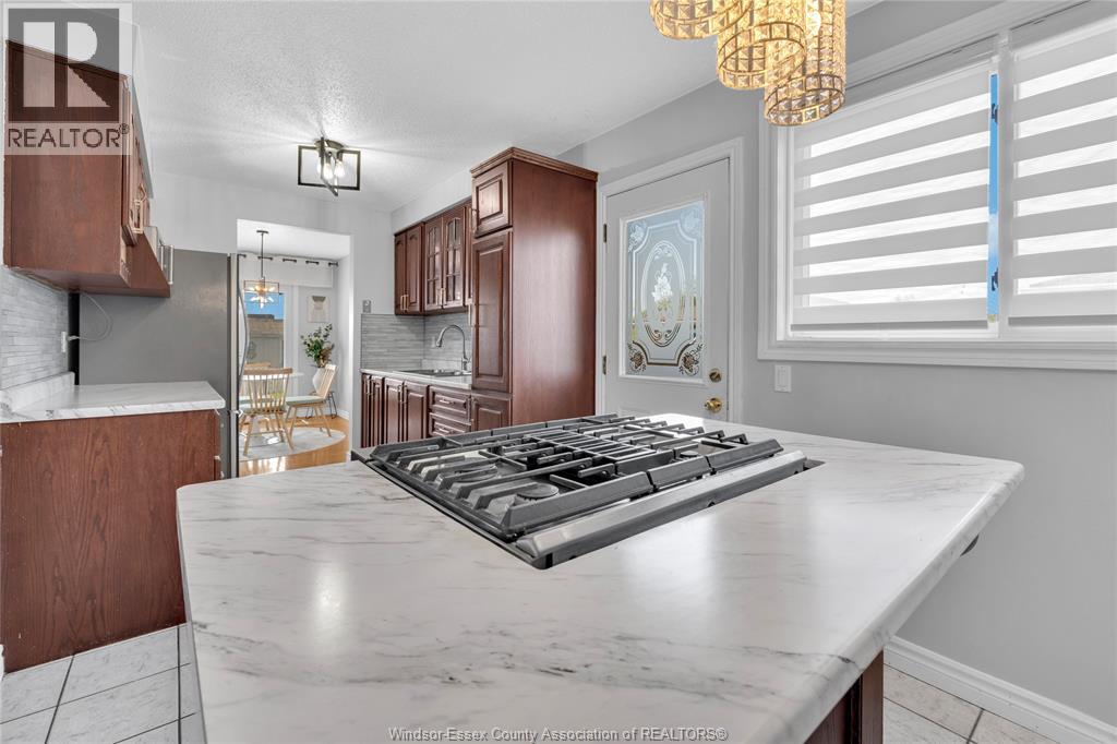 3009 SUFFOLK STREET, Windsor, Ontario, N8R1P1 — Photo 5