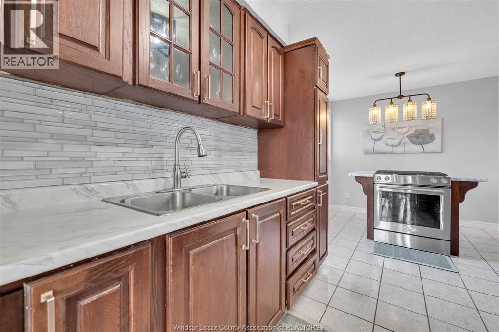 3009 SUFFOLK STREET, Windsor, Ontario, N8R1P1 — Photo 7