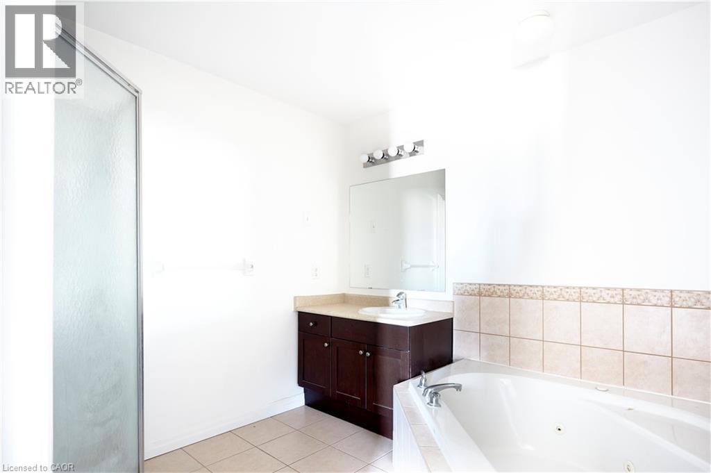 105 PINNACLE Drive Unit# 9, Kitchener, Ontario, N2P1B8 — Photo 13