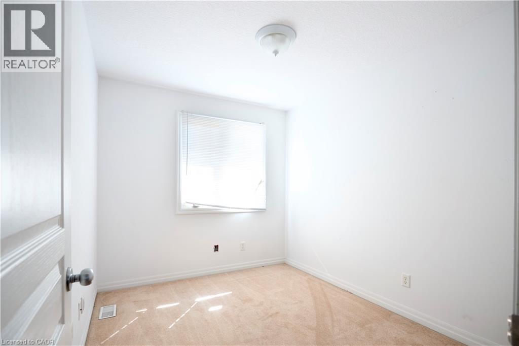 105 PINNACLE Drive Unit# 9, Kitchener, Ontario, N2P1B8 — Photo 14