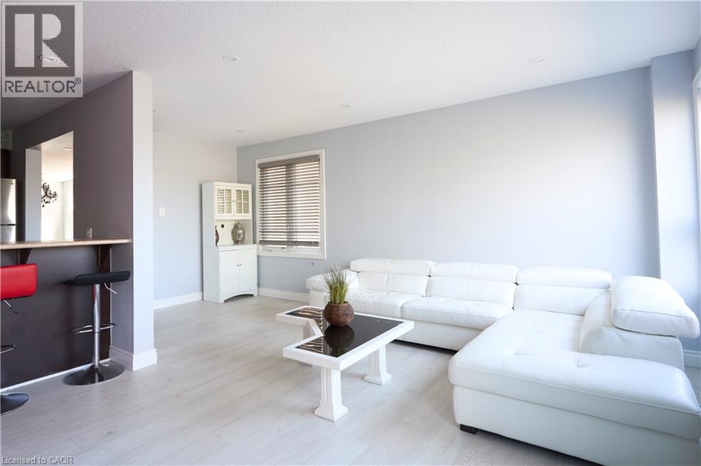 105 PINNACLE Drive Unit# 9, Kitchener, Ontario, N2P1B8 — Photo 6