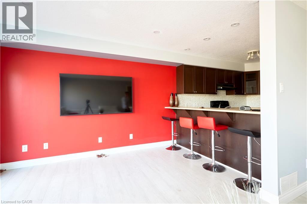 105 PINNACLE Drive Unit# 9, Kitchener, Ontario, N2P1B8 — Photo 7