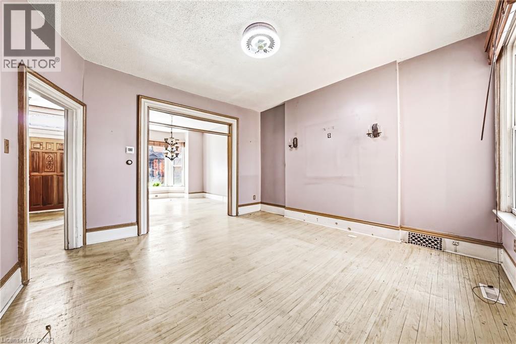 116 CATHARINE Street S, Hamilton, Ontario, L8N2J4 — Photo 3