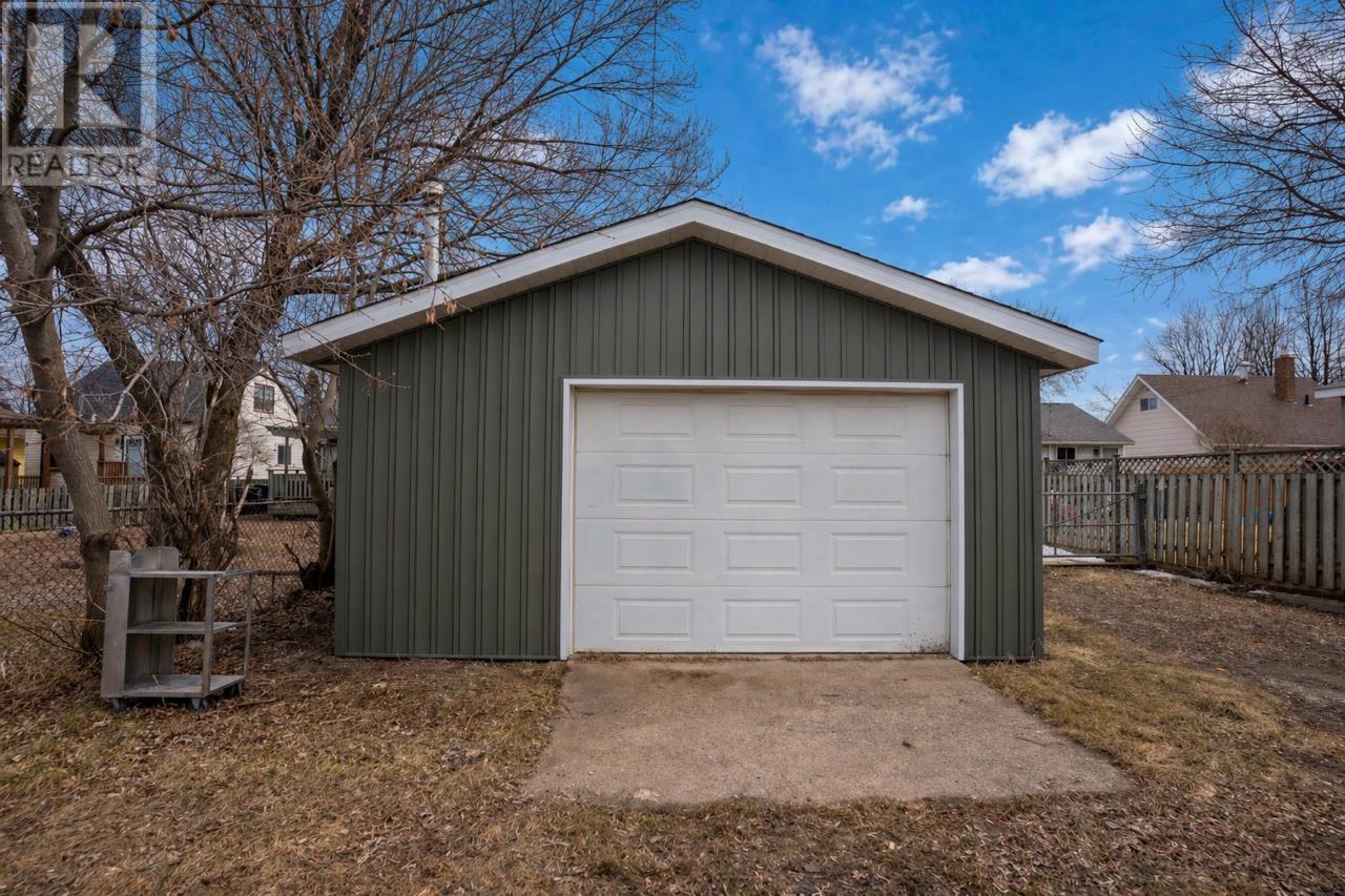 743 Syndicate AVE N, Thunder Bay, Ontario, P7C3X3 — Photo 3