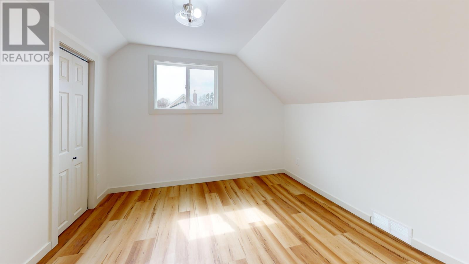 743 Syndicate AVE N, Thunder Bay, Ontario, P7C3X3 — Photo 35