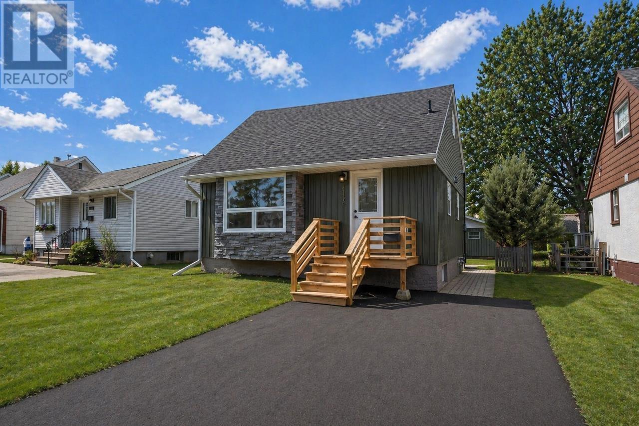 743 Syndicate AVE N, Thunder Bay, Ontario, P7C3X3 — Photo 49