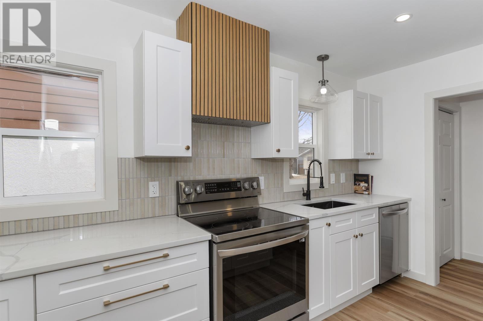 743 Syndicate AVE N, Thunder Bay, Ontario, P7C3X3 — Photo 8
