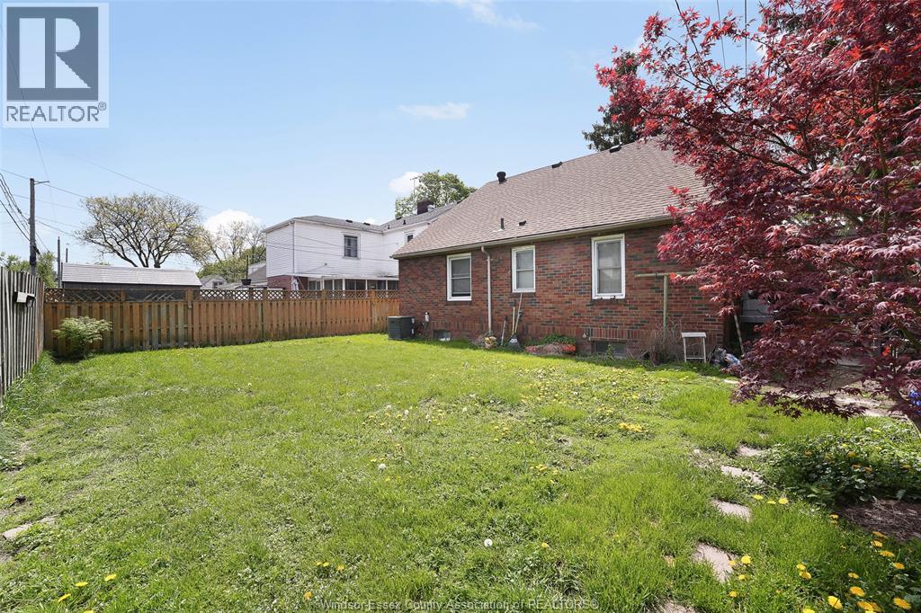 2480 CHILVER ROAD, Windsor, Ontario, N8W2V8 — Photo 8