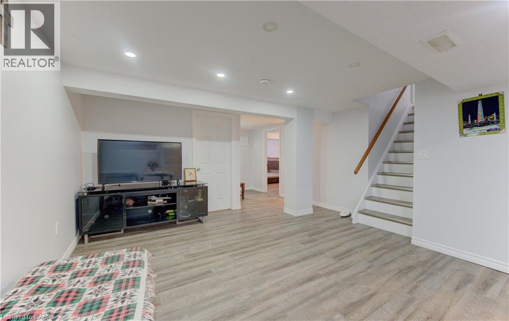 110 HAZELGLEN Drive, Kitchener, Ontario, N2M2E5 — Photo 20