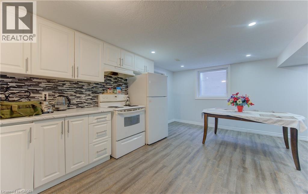 110 HAZELGLEN Drive, Kitchener, Ontario, N2M2E5 — Photo 24