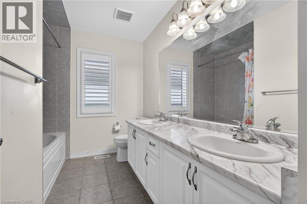27 FINGLAND Crescent, Waterdown, Ontario, L8B0S8 — Photo 21