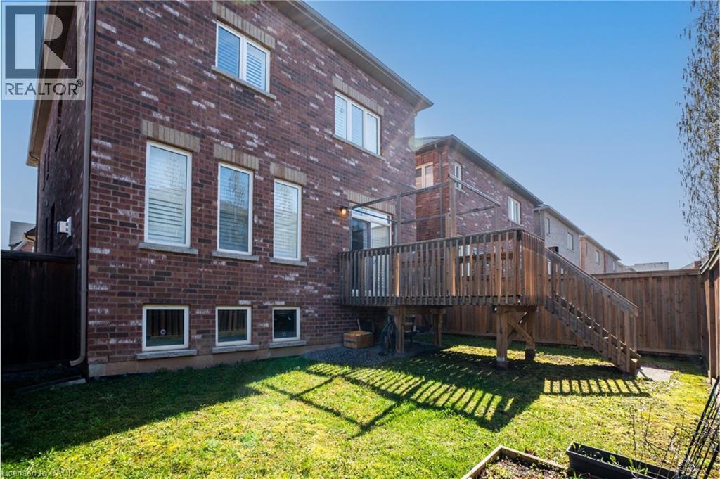 27 FINGLAND Crescent, Waterdown, Ontario, L8B0S8 — Photo 30