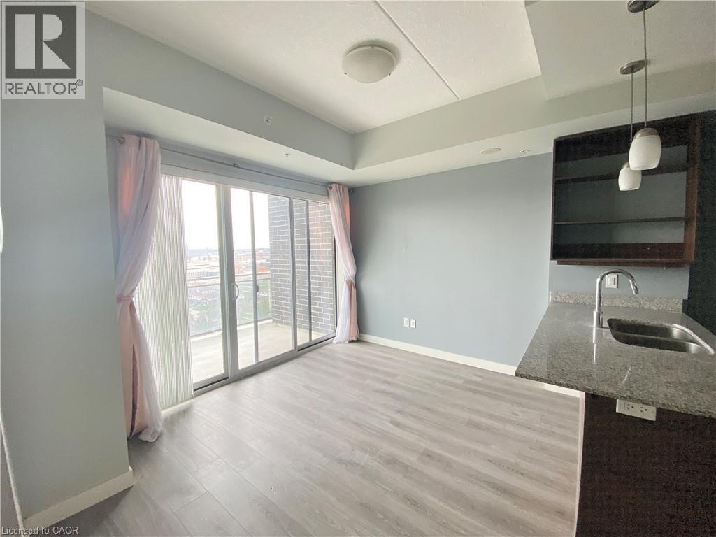 318 SPRUCE Street Unit# 1501, Waterloo, Ontario, N2L0E9 — Photo 2