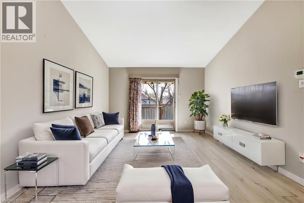 19 HANLON Place Unit# 15, Paris, Ontario, N3L4E7 — Photo 5