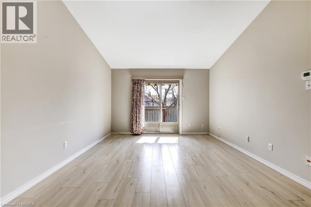19 HANLON Place Unit# 15, Paris, Ontario, N3L4E7 — Photo 7