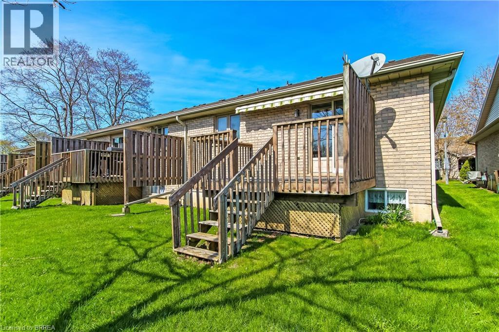 19 HANLON Place Unit# 15, Paris, Ontario, N3L4E7 — Photo 9