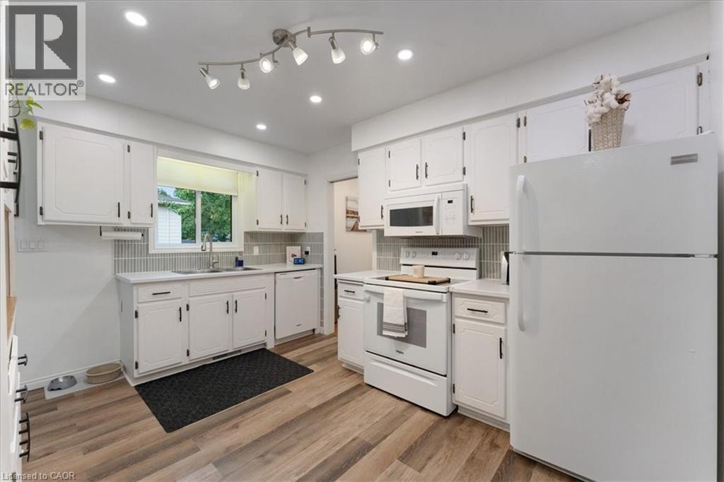 32 DONLY Drive N, Simcoe, Ontario, N3Y4Z8 — Photo 17