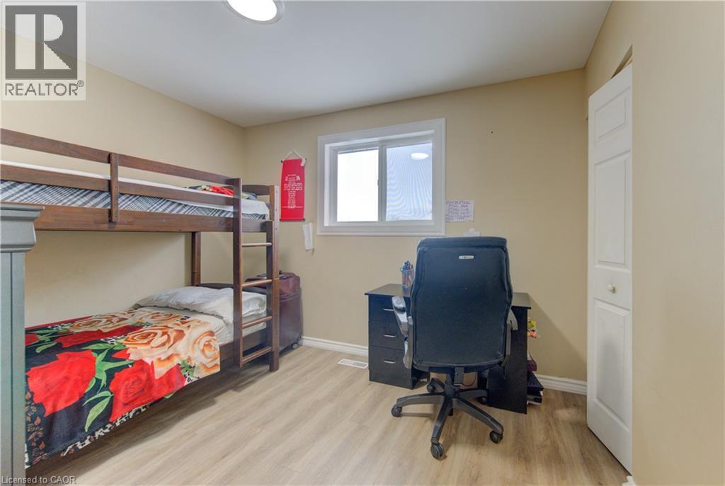 110 HAZELGLEN Drive, Kitchener, Ontario, N2M2E5 — Photo 15