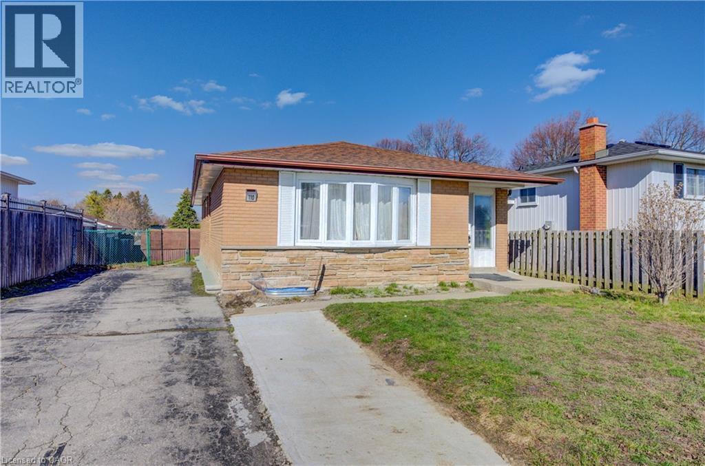 110 HAZELGLEN Drive, Kitchener, Ontario, N2M2E5 — Photo 2
