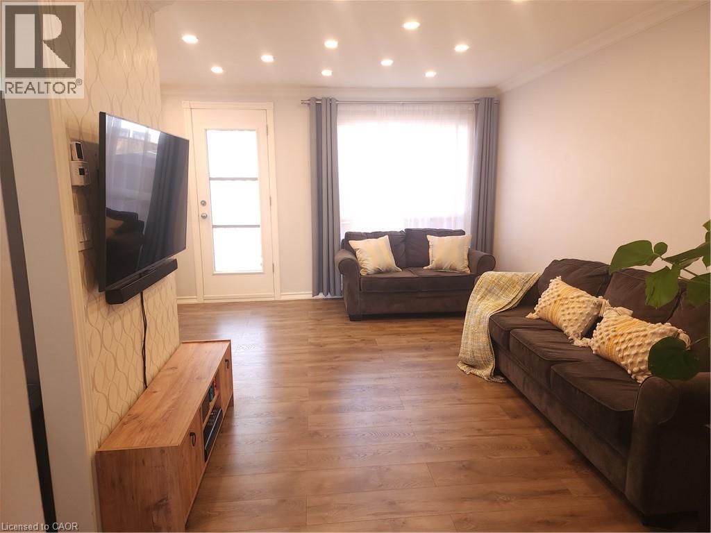 899 STONE CHURCH Road E Unit# 8, Hamilton, Ontario, L8W1B2 — Photo 5